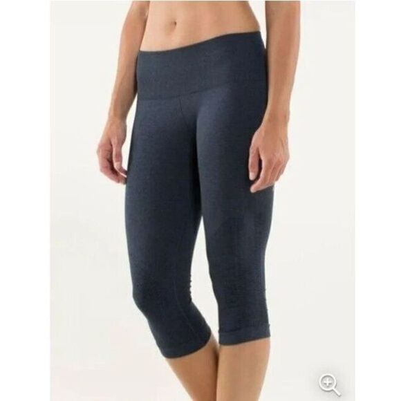 Lululemon Heathered Gray Inkwell in the Flow Crop II Size 6 - Picture 1 of 7